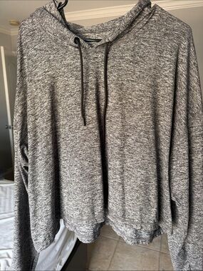 Athleta Gray Marled Hooded Pullover